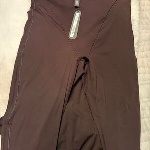 NikeSkims Dark Roast Weightless Layer Leggings